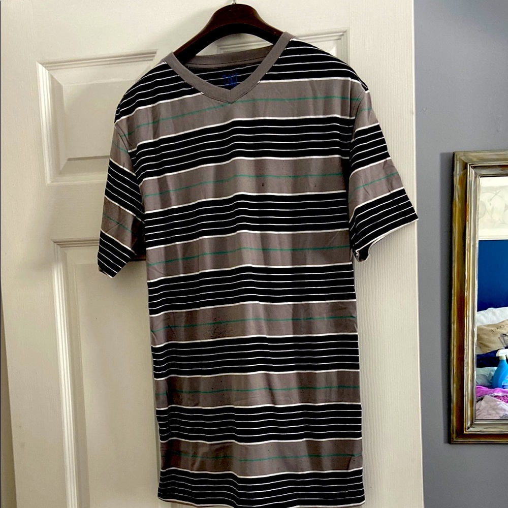 Zine NWOT men’s T- very soft
